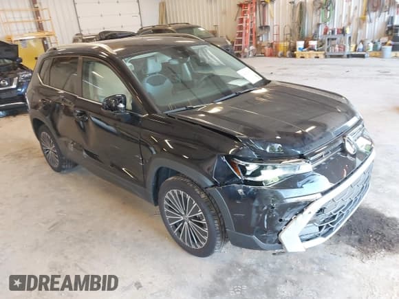 ✅ 2025 Volkswagen Taos SE • VIN: 3VVSC7B24SM009681 • Lot: 42821805. Listed on IAAI with 4,463 mi. Free auction sales archive from the USA and detailed vehicle history report at DreamBid. Image 1.