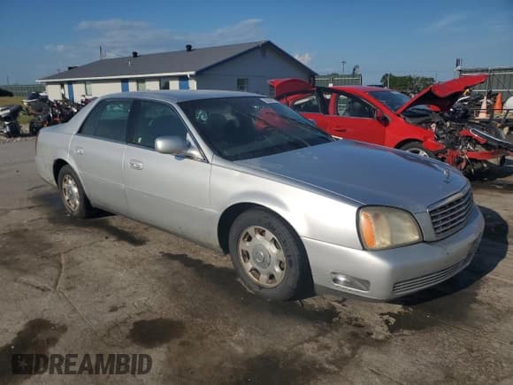 ✅ 2001 Cadillac DeVille • VIN: 1G6KD54Y11U205382 • Lot: 68302975. Wystawiony na Copart z przebiegiem 234 687 mil. Bezpłatny archiwum sprzedaży aukcyjnych z USA i szczegółowy raport historii pojazdu na DreamBid. Zdjęcie 4.