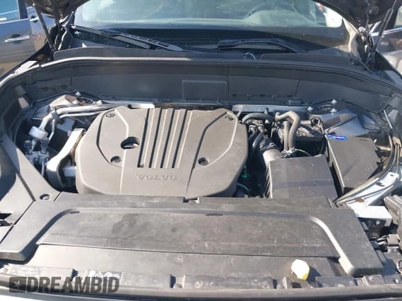 ✅ 2024 Volvo XC90 Plus Bright Theme • VIN: YV4L12PE1R1235535 • Lot: 43001762. Wystawiony na IAAI z przebiegiem 19 682 mil. Bezpłatny archiwum sprzedaży aukcyjnych z USA i szczegółowy raport historii pojazdu na DreamBid. Zdjęcie 10.