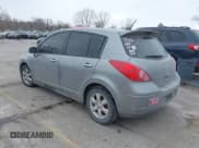 ✅ 2008 Nissan Versa SL • VIN: 3N1BC13E28L407266 • Lot: 41375313. Wystawiony na IAAI z przebiegiem 169 729 mil. Bezpłatny archiwum sprzedaży aukcyjnych z USA i szczegółowy raport historii pojazdu na DreamBid. Zdjęcie 3.