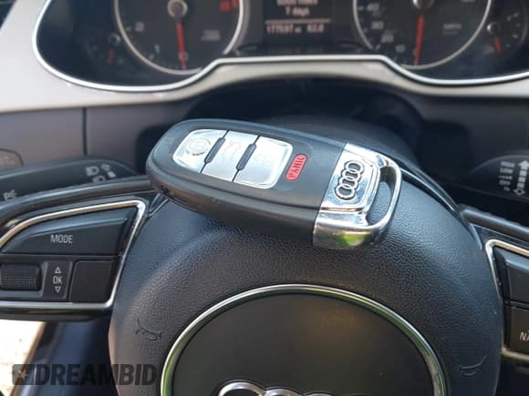 ✅ 2016 Audi A4 Premium • VIN: WAUBFAFL0GN007247 • Lot: 43849956. Wystawiony na IAAI z przebiegiem 177 597 mil. Bezpłatny archiwum sprzedaży aukcyjnych z USA i szczegółowy raport historii pojazdu na DreamBid. Zdjęcie 11.