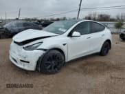 ✅ 2022 Tesla Model Y Long Range • VIN: 7SAYGAEE8NF520080 • Lot: 43333385. Wystawiony na Copart z przebiegiem 59 816 mil. Bezpłatny archiwum sprzedaży aukcyjnych z USA i szczegółowy raport historii pojazdu na DreamBid. Zdjęcie 1.