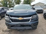 ✅ 2020 Chevrolet Colorado 4WD Work Truck • VIN: 1GCHTBEN2L1135389 • Lot: 81316095. Wystawiony na Copart z przebiegiem 18 089 mil. Bezpłatny archiwum sprzedaży aukcyjnych z USA i szczegółowy raport historii pojazdu na DreamBid. Zdjęcie 5.