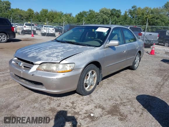 ✅ 1998 Honda Accord EX • VIN: 1HGCG5656WA219042 • Лот: 43031431. Опубликован ранее на IAAI с пробегом 153 934 миль. Бесплатный доступ к архиву аукционных продаж из США и подробный отчёт об истории автомобиля на DreamBid. Изображение 2.