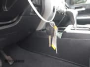 ✅ 2019 Toyota Tundra SR5 • VIN: 5TFDY5F11KX834070 • Lot: 42030923. Wystawiony na IAAI z przebiegiem 123 333 mil. Bezpłatny archiwum sprzedaży aukcyjnych z USA i szczegółowy raport historii pojazdu na DreamBid. Zdjęcie 17.