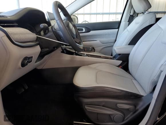 ✅ 2022 Jeep Compass Latitude • VIN: 3C4NJDBB6NT230709 • Lot: 91678025. Listed on Copart with 53,964 mi. Free auction sales archive from the USA and detailed vehicle history report at DreamBid. Image 7.