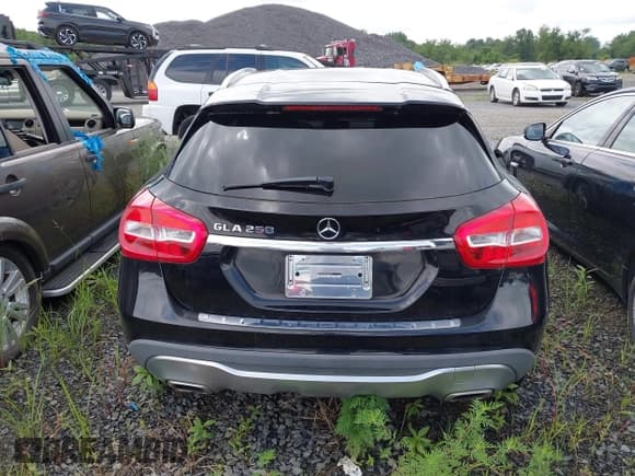 ✅ 2018 Mercedes-Benz GLA 250 • VIN: WDCTG4EB7JJ521586 • Lot: 42726617. Listed on IAAI with 147,325 mi. Free auction sales archive from the USA and detailed vehicle history report at DreamBid. Image 15.