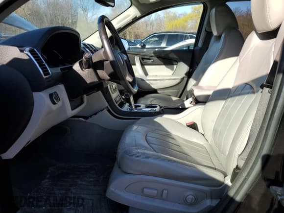 ✅ 2010 GMC Acadia SLT2 • VIN: 1GKLVNED2AJ121796 • Lot: 53673825. Listed on Copart with 188,101 mi. Free auction sales archive from the USA and detailed vehicle history report at DreamBid. Image 7.