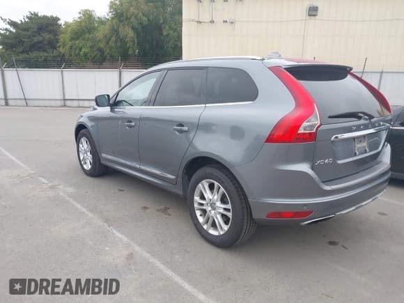 ✅ 2016 Volvo XC60 T5 Drive-E Premier • VIN: YV440MDK3G2794251 • Lot: 43503583. Wystawiony na IAAI z przebiegiem 121 878 mil. Bezpłatny archiwum sprzedaży aukcyjnych z USA i szczegółowy raport historii pojazdu na DreamBid. Zdjęcie 3.