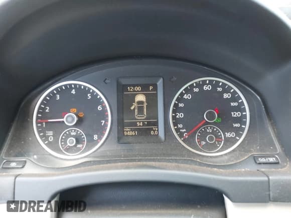 ✅ 2011 Volkswagen Tiguan S • VIN: WVGAV7AXXBW558900 • Lot: 43077618. Listed on IAAI with 94,861 mi. Free auction sales archive from the USA and detailed vehicle history report at DreamBid. Image 7.