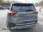 ✅ 2023 Nissan Rogue Platinum • VIN: JN8BT3DDXPW307198 • Лот: 43483103. Опубликован ранее на IAAI с пробегом 27 047 миль. Бесплатный доступ к архиву аукционных продаж из США и подробный отчёт об истории автомобиля на DreamBid. Изображение 16.