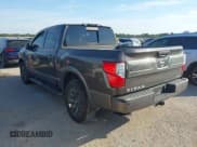 ✅ 2019 Nissan Titan Pro-4X • VIN: 1N6AA1E51KN532159 • Lot: 43380033. Wystawiony na IAAI z przebiegiem 157 340 mil. Bezpłatny archiwum sprzedaży aukcyjnych z USA i szczegółowy raport historii pojazdu na DreamBid. Zdjęcie 3.