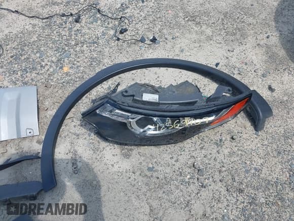 ✅ 2016 Land Rover Discovery Sport HSE Lux • VIN: SALCT2BG1GH592880 • Lot: 42569909. Wystawiony na IAAI z przebiegiem 147 388 mil. Bezpłatny archiwum sprzedaży aukcyjnych z USA i szczegółowy raport historii pojazdu na DreamBid. Zdjęcie 20.