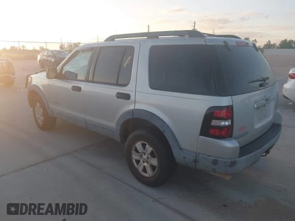 ✅ 2006 Ford Explorer XLT • VIN: 1FMEU63E66ZA02002 • Lot: 43440915. Listed on IAAI with 183,296 mi. Free auction sales archive from the USA and detailed vehicle history report at DreamBid. Image 3.