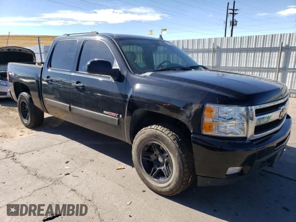 ✅ 2008 Chevrolet Silverado 1500 LTZ • VIN: 2GCFK13Y381155508 • Lot: 76676564. Listed on Copart with 204,456 mi. Free auction sales archive from the USA and detailed vehicle history report at DreamBid. Image 4.