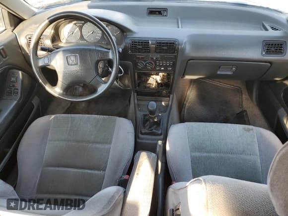 ✅ 1992 Honda Accord • VIN: 1HGCB7151NA058485 • Lot: 79960854. Wystawiony na Copart z przebiegiem 311 582 mil. Bezpłatny archiwum sprzedaży aukcyjnych z USA i szczegółowy raport historii pojazdu na DreamBid. Zdjęcie 8.