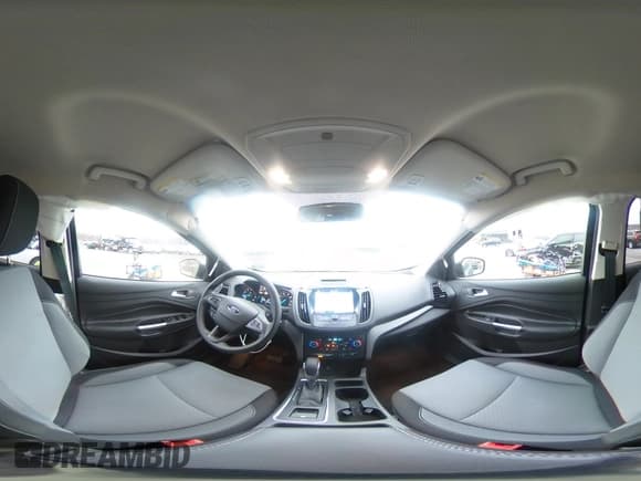 ✅ 2018 Ford Escape SE • VIN: 1FMCU9GD6JUC25124 • Lot: 92701455. Wystawiony na Copart z przebiegiem 68 049 mil. Bezpłatny archiwum sprzedaży aukcyjnych z USA i szczegółowy raport historii pojazdu na DreamBid. Zdjęcie 15.