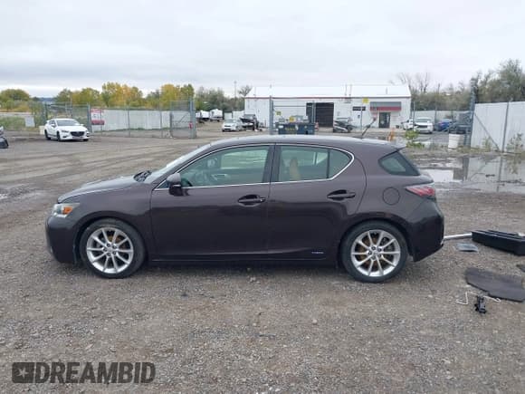✅ 2013 Lexus CT 200h • VIN: JTHKD5BH0D2170798 • Lot: 43436043. Wystawiony na IAAI z przebiegiem 215 174 mil. Bezpłatny archiwum sprzedaży aukcyjnych z USA i szczegółowy raport historii pojazdu na DreamBid. Zdjęcie 14.