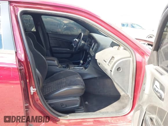 ✅ 2017 Dodge Charger R/T Scat Pack • VIN: 2C3CDXGJ9HH602173 • Lot: 43420648. Wystawiony na IAAI z przebiegiem 84 737 mil. Bezpłatny archiwum sprzedaży aukcyjnych z USA i szczegółowy raport historii pojazdu na DreamBid. Zdjęcie 5.