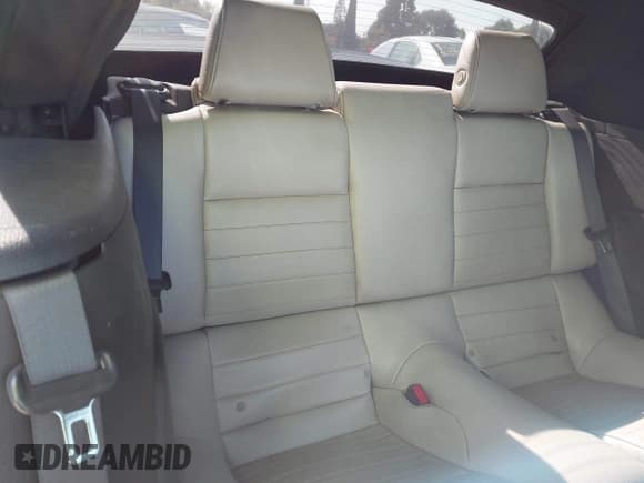 ✅ 2012 Ford Mustang GT Premium • VIN: 1ZVBP8FF4C5263689 • Lot: 42104626. Listed on IAAI with 58,986 mi. Free auction sales archive from the USA and detailed vehicle history report at DreamBid. Image 8.