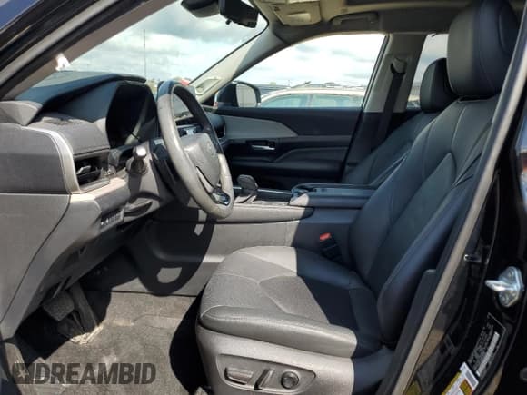 ✅ 2024 Toyota Highlander Limited • VIN: 5TDAAAB50RS052335 • Лот: 81778425. Опубликован ранее на Copart с пробегом 22 212 миль. Бесплатный доступ к архиву аукционных продаж из США и подробный отчёт об истории автомобиля на DreamBid. Изображение 7.