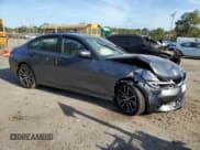 ✅ 2022 BMW 3 Series 330i xDrive • VIN: 3MW5R7J07N8C61526 • Lot: 84838055. Wystawiony na Copart z przebiegiem Nie podano. Bezpłatny archiwum sprzedaży aukcyjnych z USA i szczegółowy raport historii pojazdu na DreamBid. Zdjęcie 4.