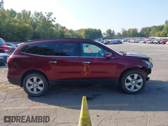 ✅ 2017 Chevrolet Traverse LT • VIN: 1GNKRGKD7HJ170490 • Лот: 43266313. Опубликован ранее на IAAI с пробегом 97 211 миль. Бесплатный доступ к архиву аукционных продаж из США и подробный отчёт об истории автомобиля на DreamBid. Изображение 14.