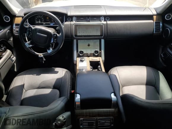 ✅ 2019 Land Rover Range Rover • VIN: SALGS2REXKA551027 • Lot: 50339785. Wystawiony na Copart z przebiegiem 31 592 mil. Bezpłatny archiwum sprzedaży aukcyjnych z USA i szczegółowy raport historii pojazdu na DreamBid. Zdjęcie 8.