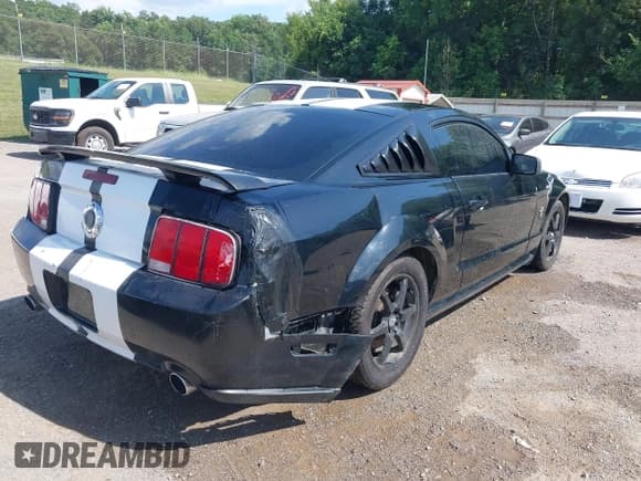 ✅ 2009 Ford Mustang GT • VIN: 1ZVHT82H495146300 • Лот: 42603951. Опубликован ранее на IAAI с пробегом 185 265 миль. Бесплатный доступ к архиву аукционных продаж из США и подробный отчёт об истории автомобиля на DreamBid. Изображение 4.