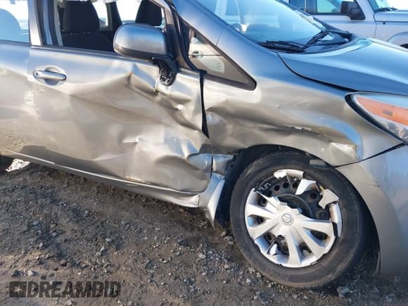 ✅ 2014 Nissan Note S • VIN: 3N1CE2CP3EL436812 • Lot: 41271500. Wystawiony na IAAI z przebiegiem 49 769 mil. Bezpłatny archiwum sprzedaży aukcyjnych z USA i szczegółowy raport historii pojazdu na DreamBid. Zdjęcie 6.