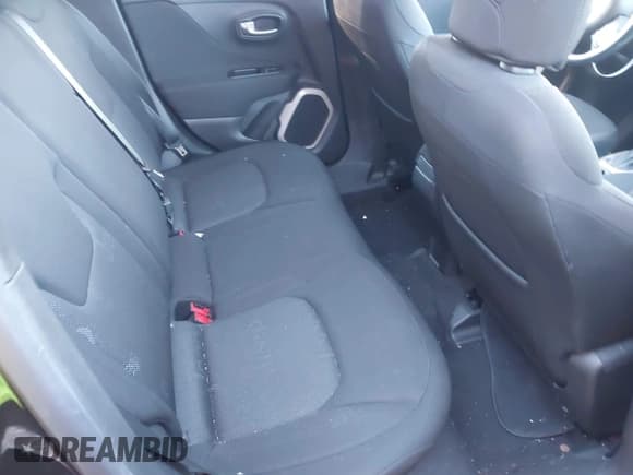 ✅ 2015 Jeep Renegade Latitude • VIN: ZACCJBBTXFPB35065 • Lot: 43596017. Wystawiony na IAAI z przebiegiem 39 880 mil. Bezpłatny archiwum sprzedaży aukcyjnych z USA i szczegółowy raport historii pojazdu na DreamBid. Zdjęcie 8.