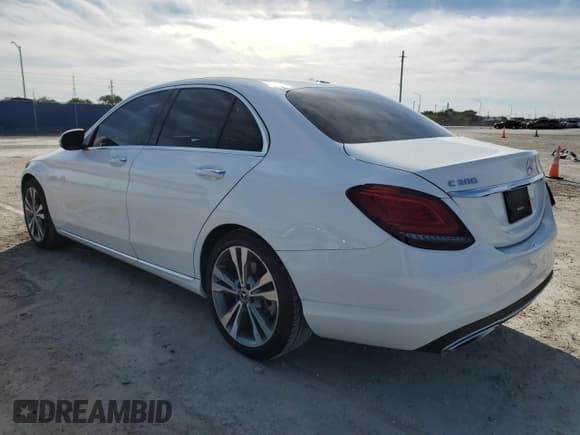 ✅ 2021 Mercedes-Benz C 300 • VIN: W1KWF8DB3MR604961 • Лот: 91445925. Опубликован ранее на Copart с пробегом 28 427 миль. Бесплатный доступ к архиву аукционных продаж из США и подробный отчёт об истории автомобиля на DreamBid. Изображение 2.
