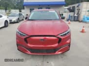 ✅ 2024 Ford Mustang Mach-E Premium • VIN: 3FMTK3R76RMA07162 • Lot: 83787325. Wystawiony na Copart z przebiegiem 33 283 mil. Bezpłatny archiwum sprzedaży aukcyjnych z USA i szczegółowy raport historii pojazdu na DreamBid. Zdjęcie 5.