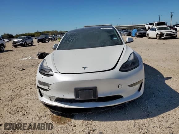 ✅ 2022 Tesla Model 3 Long Range • VIN: 5YJ3E1EB9NF318996 • Lot: 90580795. Wystawiony na Copart z przebiegiem Nie podano. Bezpłatny archiwum sprzedaży aukcyjnych z USA i szczegółowy raport historii pojazdu na DreamBid. Zdjęcie 5.