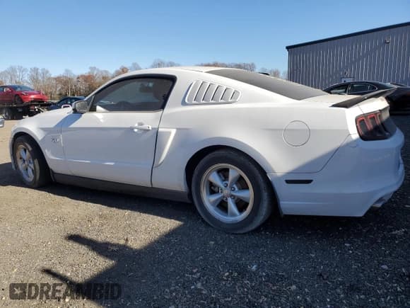 ✅ 2014 Ford Mustang GT • VIN: 1ZVBP8CF3E5275422 • Lot: 93038335. Wystawiony na Copart z przebiegiem 78 176 mil. Bezpłatny archiwum sprzedaży aukcyjnych z USA i szczegółowy raport historii pojazdu na DreamBid. Zdjęcie 2.