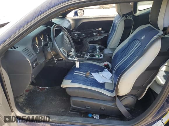 ✅ 2014 Dodge Challenger SXT • VIN: 2C3CDYAG2EH179760 • Lot: 74294704. Wystawiony na Copart z przebiegiem 95 649 mil. Bezpłatny archiwum sprzedaży aukcyjnych z USA i szczegółowy raport historii pojazdu na DreamBid. Zdjęcie 7.