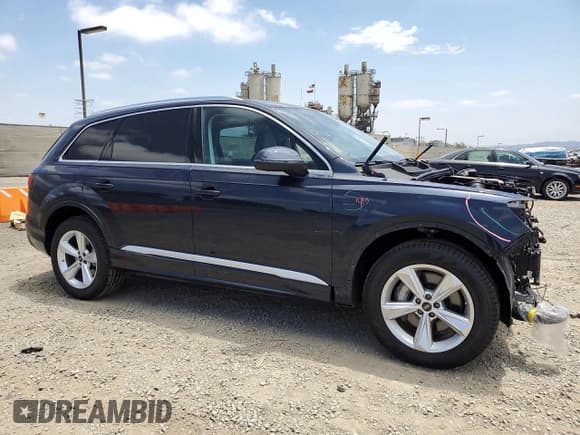 ✅ 2024 Audi Q7 Premium Plus • VIN: WA1LCBF79RD004794 • Лот: 65558065. Опубликован ранее на Copart с пробегом 28 200 миль. Бесплатный доступ к архиву аукционных продаж из США и подробный отчёт об истории автомобиля на DreamBid. Изображение 4.