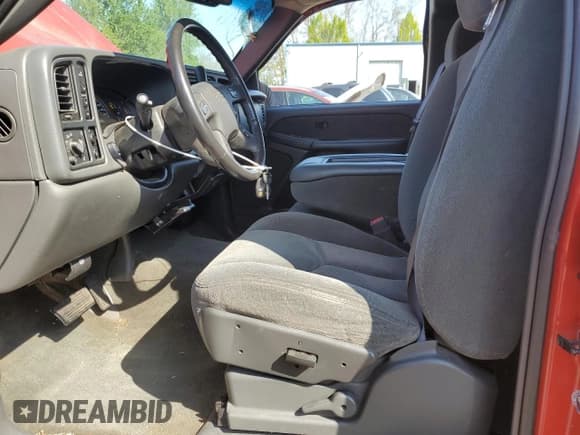 ✅ 2003 Chevrolet Silverado 2500HD LS • VIN: 1GCHK29G33E239431 • Lot: 54383905. Wystawiony na Copart z przebiegiem 71 232 mil. Bezpłatny archiwum sprzedaży aukcyjnych z USA i szczegółowy raport historii pojazdu na DreamBid. Zdjęcie 7.