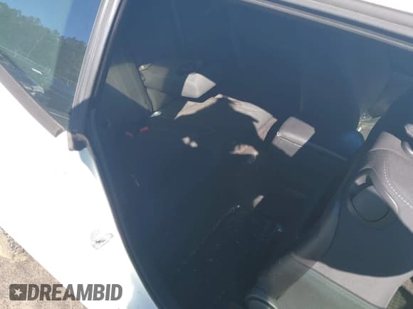 ✅ 2019 Dodge Challenger SXT • VIN: 2C3CDZAG4KH525230 • Lot: 43589020. Wystawiony na IAAI z przebiegiem Nie podano. Bezpłatny archiwum sprzedaży aukcyjnych z USA i szczegółowy raport historii pojazdu na DreamBid. Zdjęcie 8.