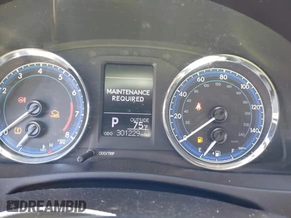 ✅ 2018 Toyota Corolla LE • VIN: 5YFBURHE2JP795187 • Lot: 43460746. Listed on IAAI with 301,229 mi. Free auction sales archive from the USA and detailed vehicle history report at DreamBid. Image 7.