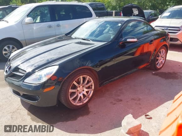 ✅ 2005 Mercedes-Benz SLK 230/320 • VIN: WDBWK56F15F021455 • Lot: 43015165. Wystawiony na IAAI z przebiegiem 23 521 mil. Bezpłatny archiwum sprzedaży aukcyjnych z USA i szczegółowy raport historii pojazdu na DreamBid. Zdjęcie 2.