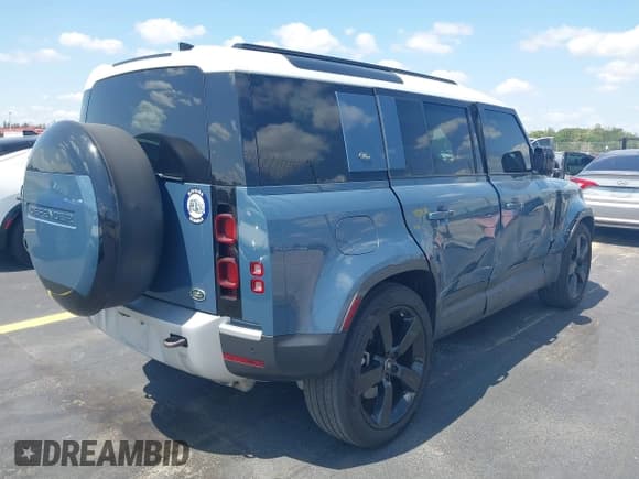 ✅ 2023 Land Rover Defender SE • VIN: SALEP7EU5P2219064 • Lot: 42220034. Listed on IAAI with 15,184 mi. Free auction sales archive from the USA and detailed vehicle history report at DreamBid. Image 4.