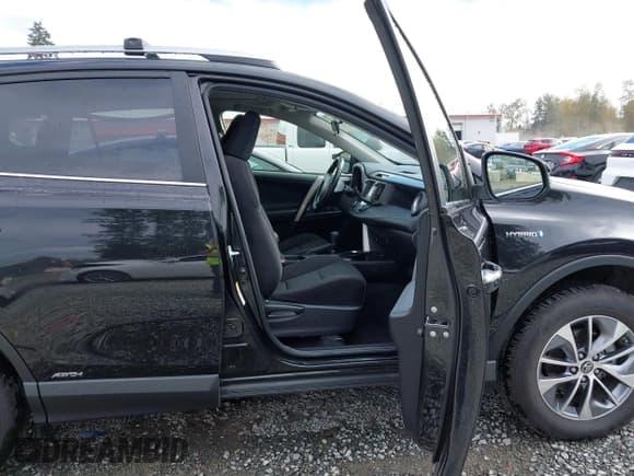 ✅ 2017 Toyota RAV4 XLE • VIN: JTMRJREV8HD125524 • Лот: 43419647. Опубликован ранее на IAAI с пробегом 75 959 миль. Бесплатный доступ к архиву аукционных продаж из США и подробный отчёт об истории автомобиля на DreamBid. Изображение 5.