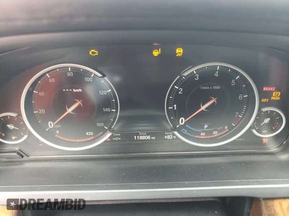 ✅ 2014 BMW 7 Series 740i • VIN: WBAYA6C50ED144168 • Lot: 57034655. Wystawiony na Copart z przebiegiem 118 806 mil. Bezpłatny archiwum sprzedaży aukcyjnych z USA i szczegółowy raport historii pojazdu na DreamBid. Zdjęcie 9.