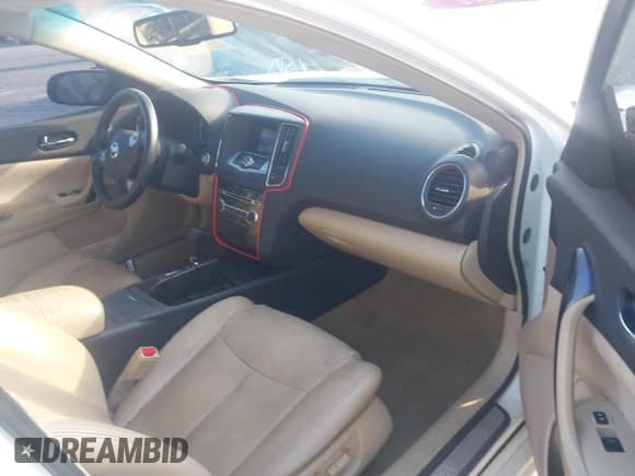 ✅ 2014 Nissan Maxima S • VIN: 1N4AA5APXEC498617 • Lot: 38257163. Listed on IAAI with 195,761 mi. Free auction sales archive from the USA and detailed vehicle history report at DreamBid. Image 5.