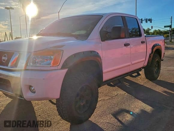 ✅ 2011 Nissan Titan SL • VIN: 1N6AA0ED6BN301520 • Lot: 97023685. Wystawiony na Copart z przebiegiem 177 212 mil. Bezpłatny archiwum sprzedaży aukcyjnych z USA i szczegółowy raport historii pojazdu na DreamBid. Zdjęcie 2.