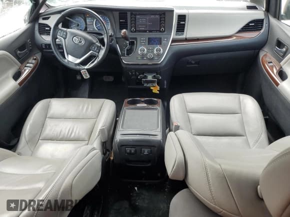 ✅ 2019 Toyota Sienna XLE • VIN: 5TDDZ3DC6KS219834 • Lot: 68177095. Wystawiony na Copart z przebiegiem 79 591 mil. Bezpłatny archiwum sprzedaży aukcyjnych z USA i szczegółowy raport historii pojazdu na DreamBid. Zdjęcie 8.