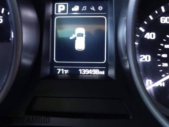 2017 Hyundai Santa Fe 2.4L z VIN 5NMZU3LBXHH012582, wystawiony jako IAAI lot #43513858 z przebiegiem 139 498 mil mil oraz . Historia ofert i sprzedaży dostępna na DreamBid. Obrazek 7.