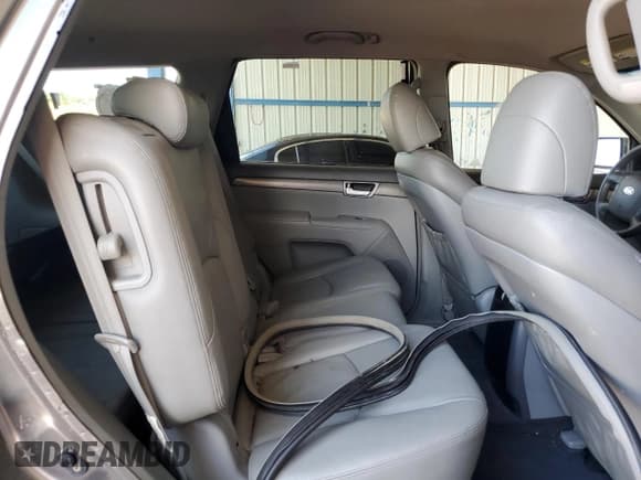 ✅ 2009 Kia Borrego EX • VIN: KNDJH741295029900 • Lot: 66734114. Listed on Copart with 134,652 mi. Free auction sales archive from the USA and detailed vehicle history report at DreamBid. Image 11.
