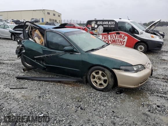 ✅ 1998 Honda Accord EX • VIN: 1HGCG5557WA129335 • Lot: 48303225. Listed on Copart with Not provided. Free auction sales archive from the USA and detailed vehicle history report at DreamBid. Image 4.